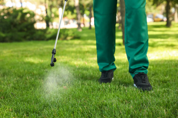 Best Commercial Pest Control Services  in Colfax, IA